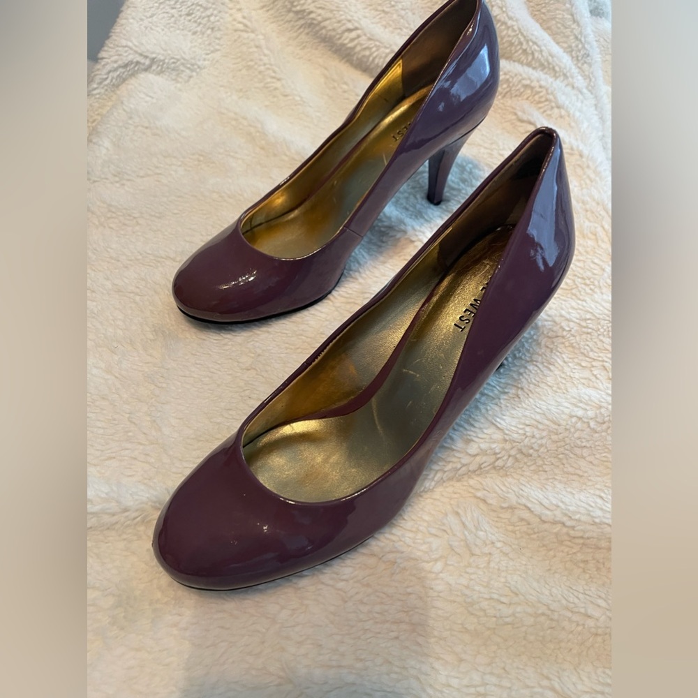 Purple patten leather Nine West round toe kitten heels